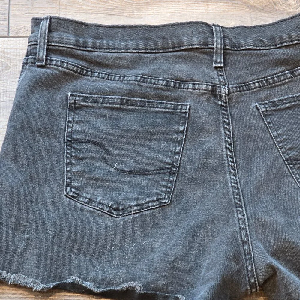 Levis Strauss High-Rise Shorts, Size: 18